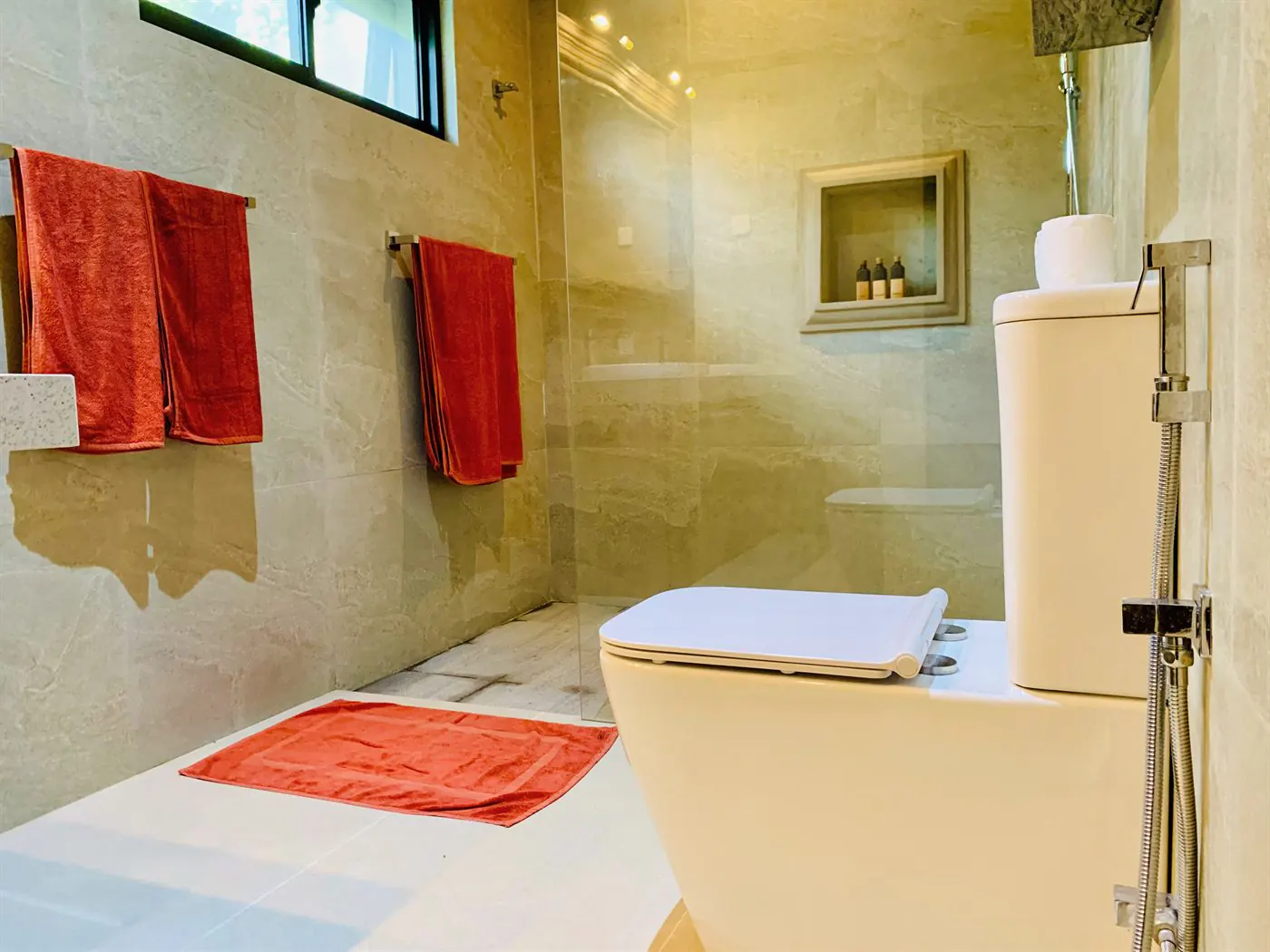 2-Bedroom Suite bathroom